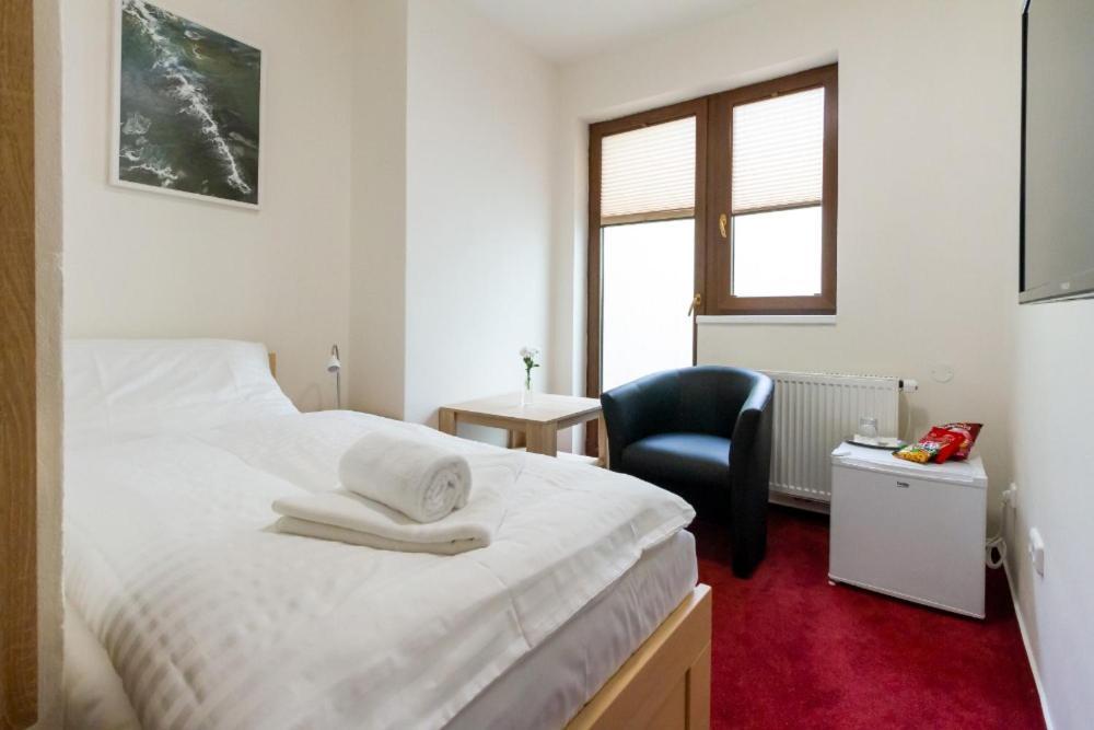 Hotel Ungar 斯维塔维 外观 照片